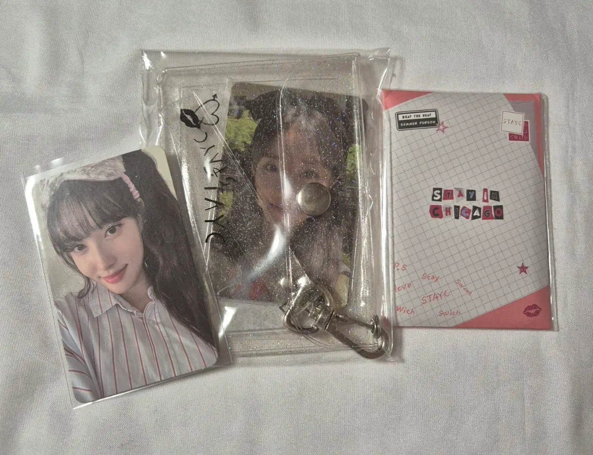 Stayc Chicago pop up card wallet + photocard set sealed (includes 30,000 won pre-order benefit)