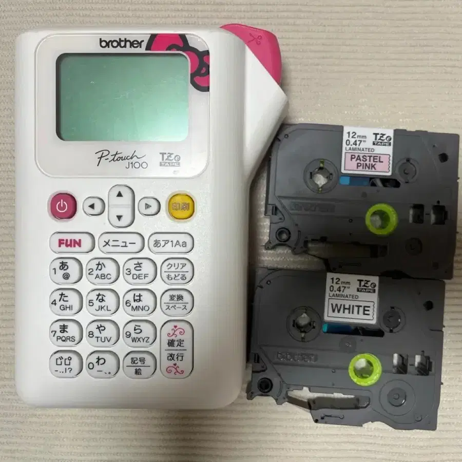 희귀템!! 헬로키티 브라더 P-touch J100 라벨프린터 핑크 / 화이트 테이프 포함