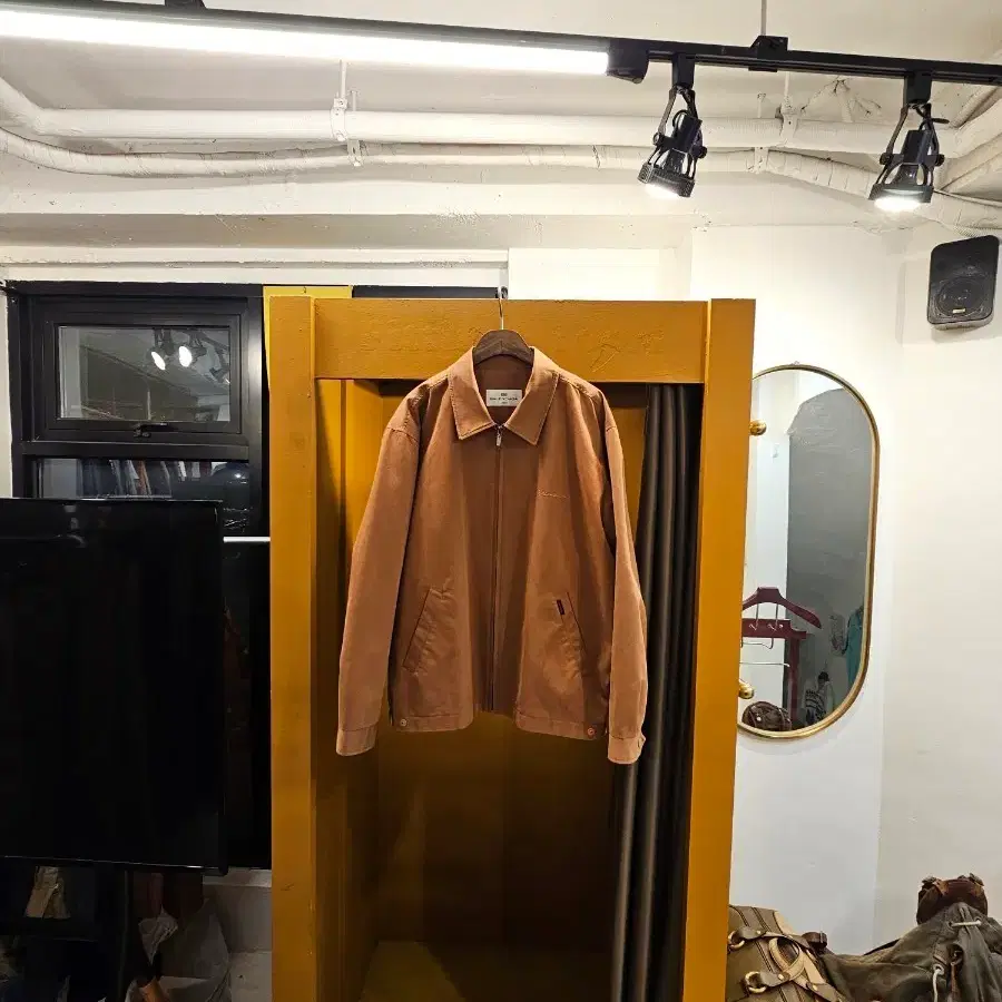 발렌시아가 집업 자켓