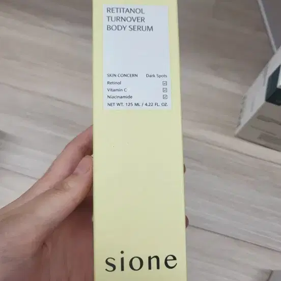 시온 레티타놀 턴오버 바디 세럼 125ml 새상품