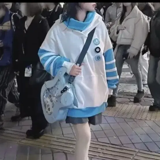!!문의 먼저!!서브컬쳐 후드티 싸게 팝니다