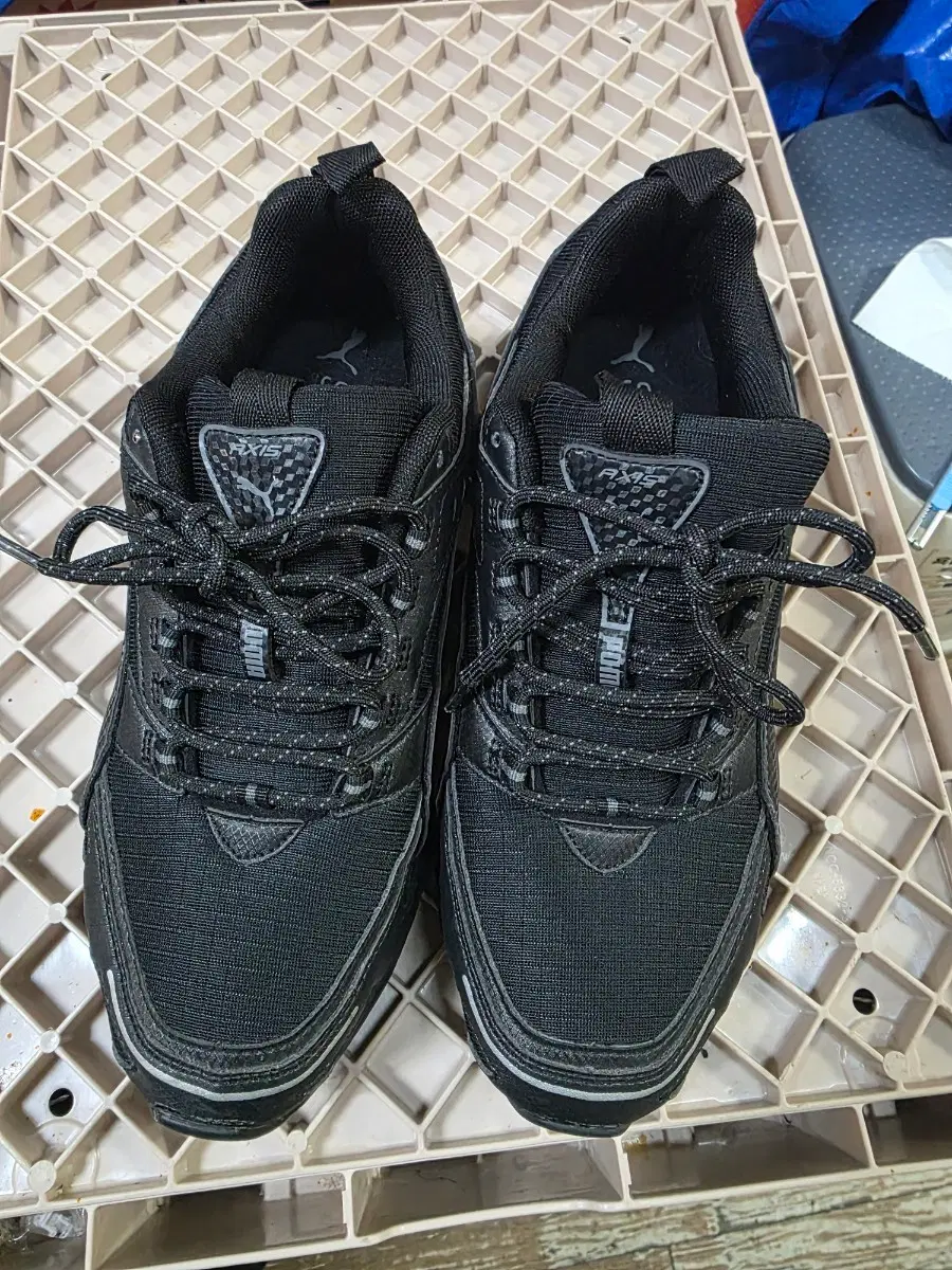 Puma running shoes black