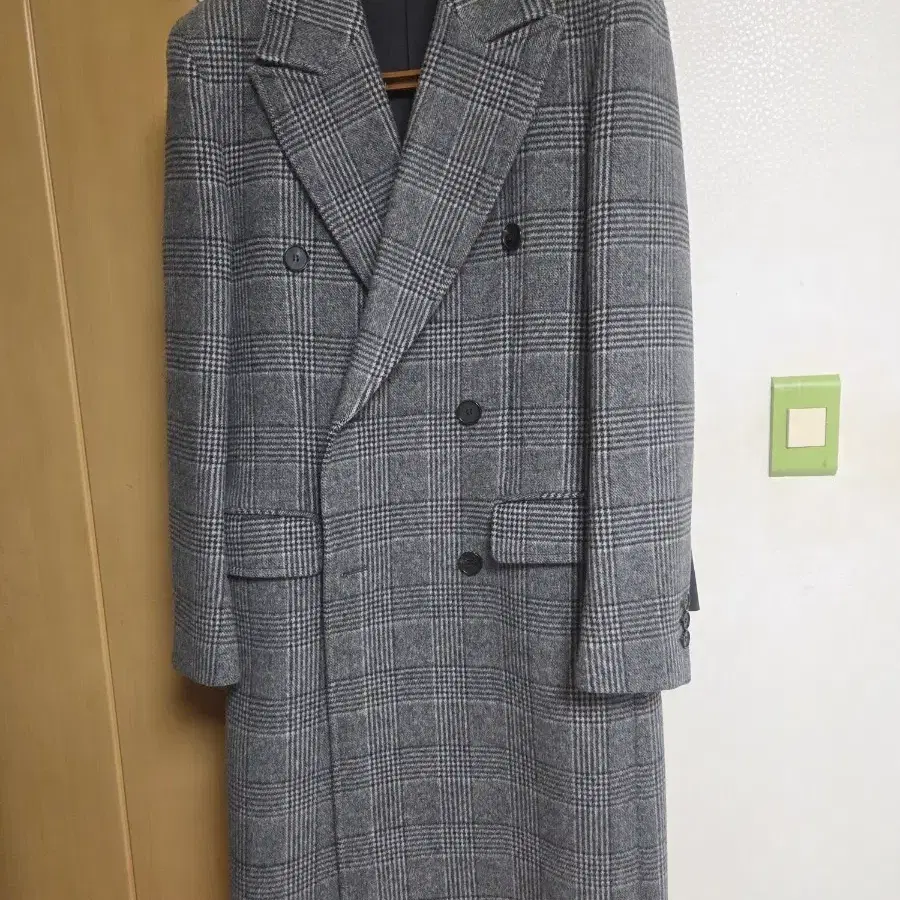 토니웩 로브코트
