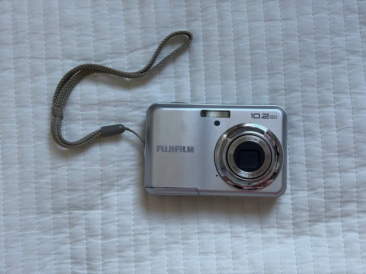 Fuji Film FinePix A170 Silver Digital Camera (Example Photos Included)
