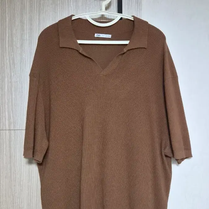 ZARA 카라 반팔 니트 브라운