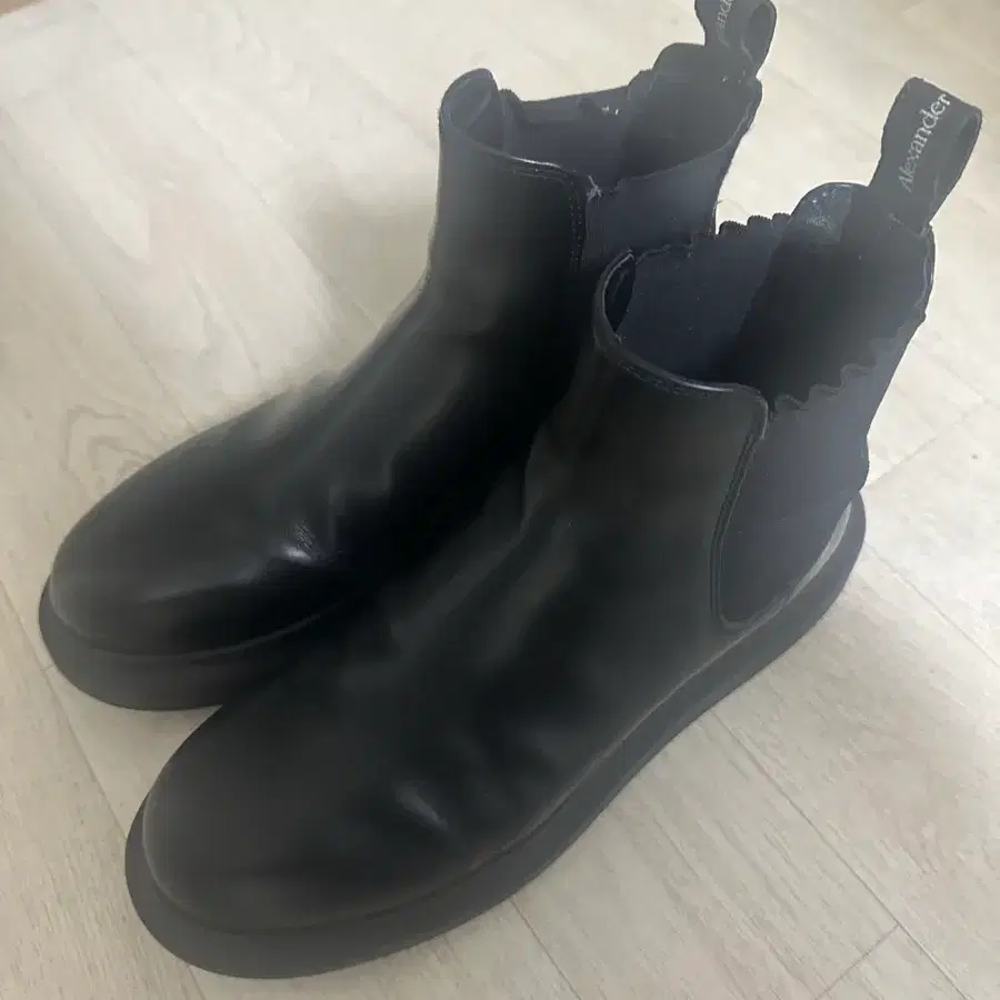 맥퀸 첼시부츠