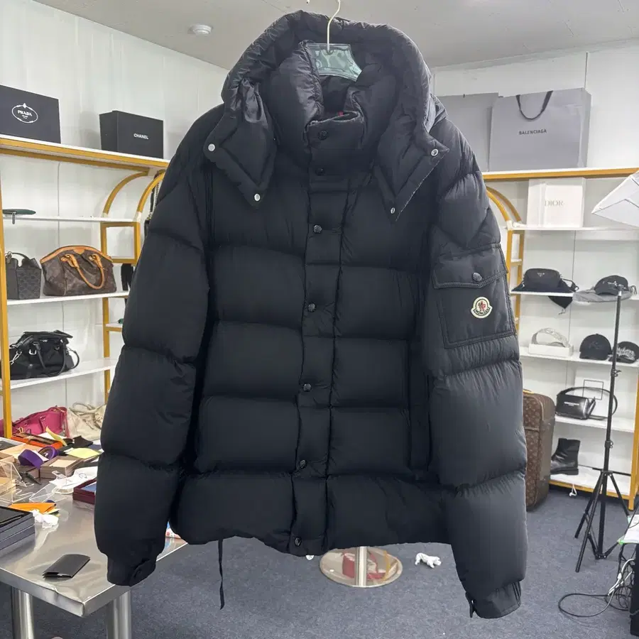 (정품)23FW 몽클레어 베제르 쇼트 다운 자켓 패딩 블랙 6사이즈