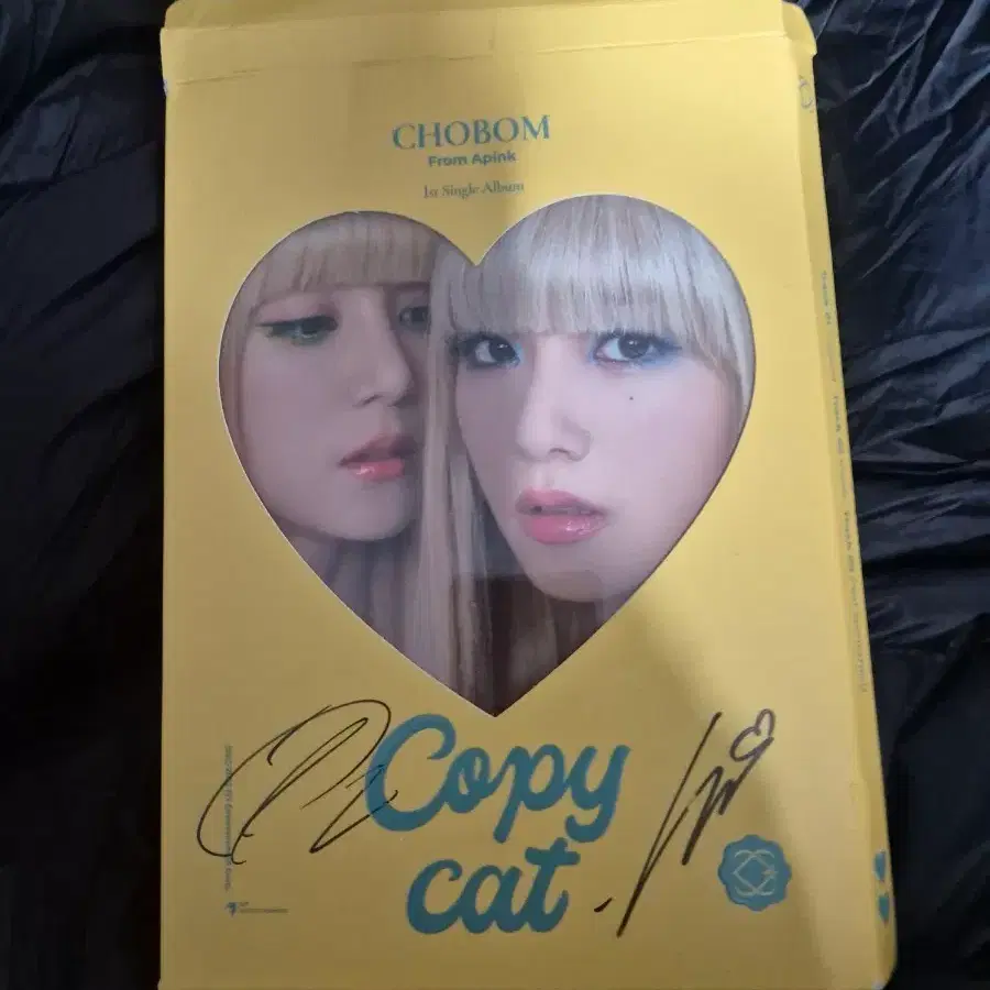 초봄(From Apink) 1st 싱글 앨범 'Copy cat' 사인반
