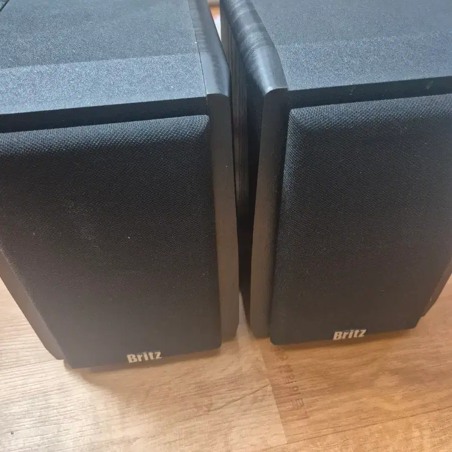브리츠 BR-1000A Plus가 맞습니다.