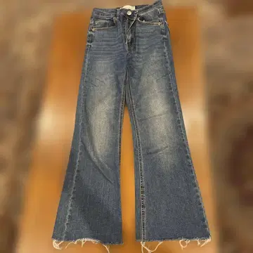 Stradivarius 부츠컷 데님 34