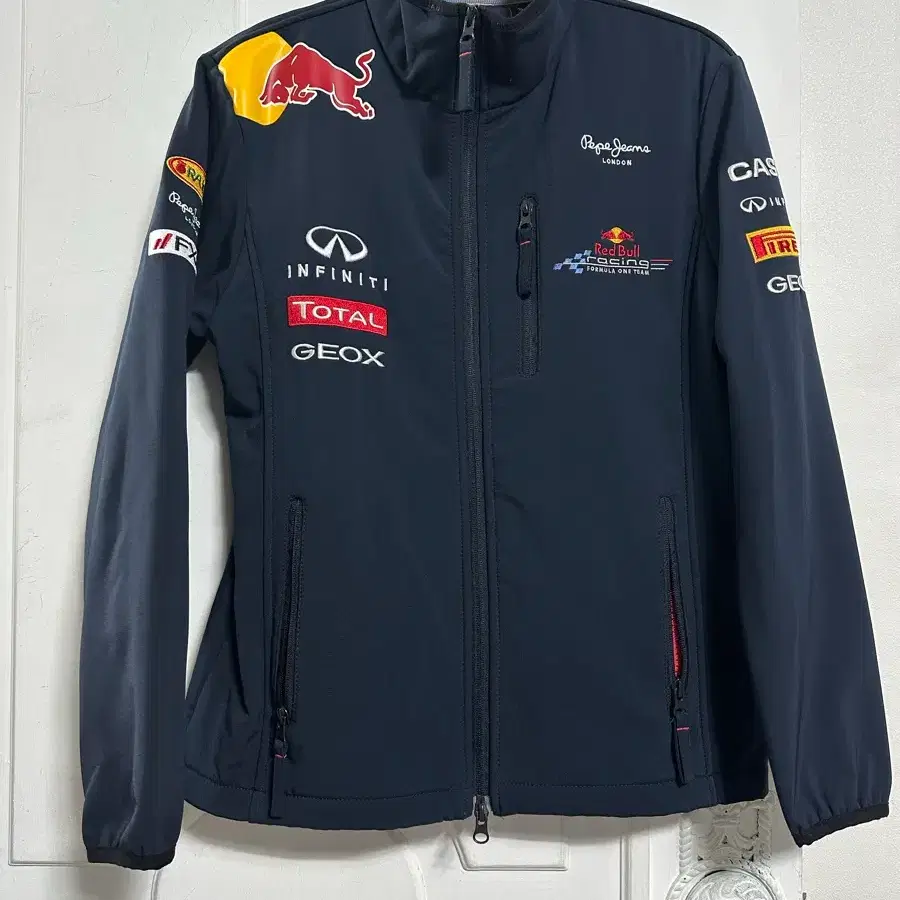 페페진스 레드불 레이싱 F1 인피니티 소프트쉘 자켓