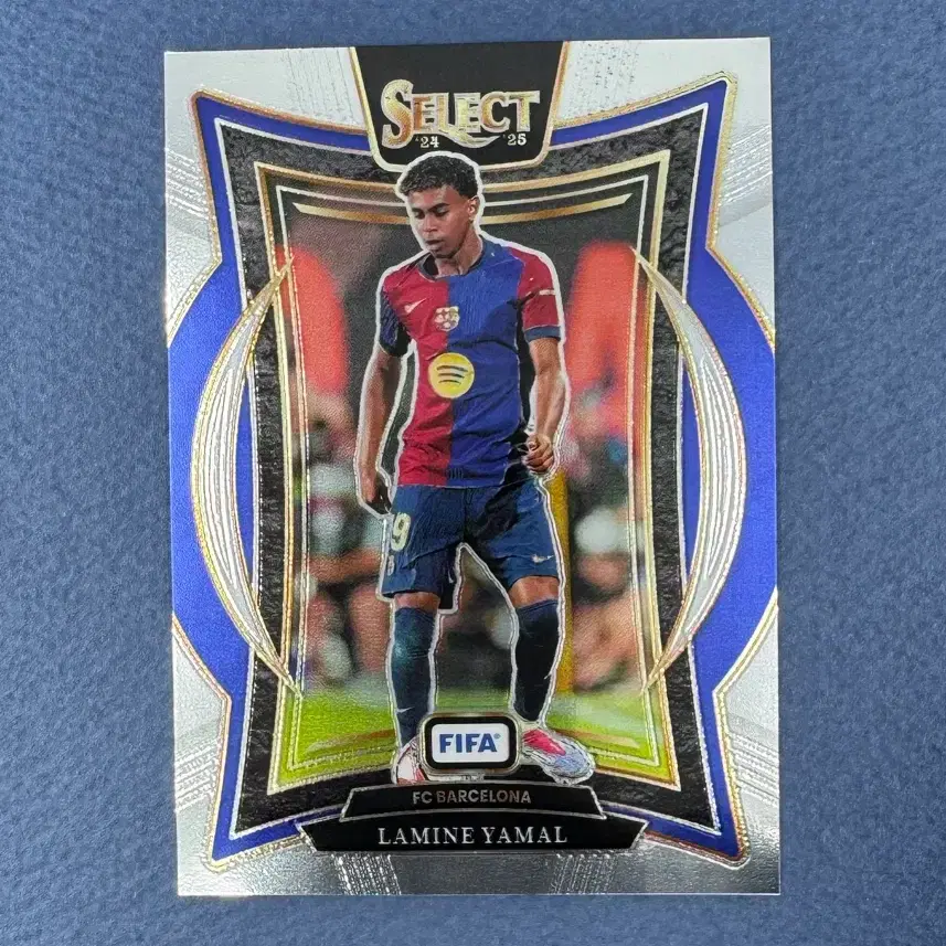 2024-25 Panini Select FIFA Soccer Terrace 라민 야말
