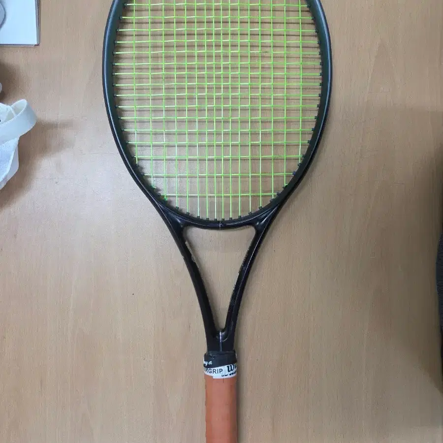 윌슨 RF1 98 300g 판매합니다.
