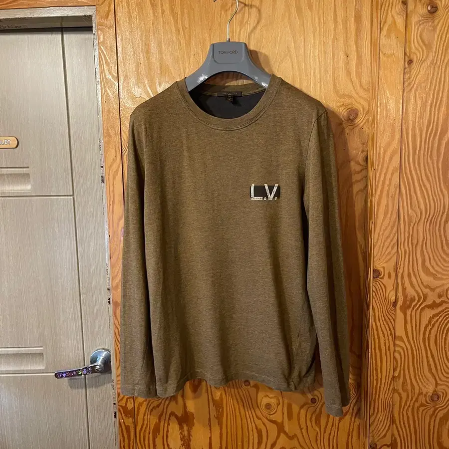 루이비통 브라운 그래픽 프린트 LV 로고 니트