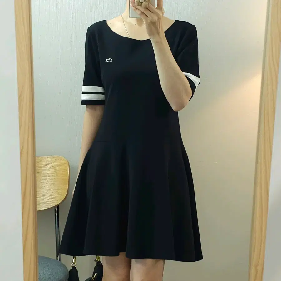 (38)라코스테 여성 라운드넥 반팔 원피스 블랙