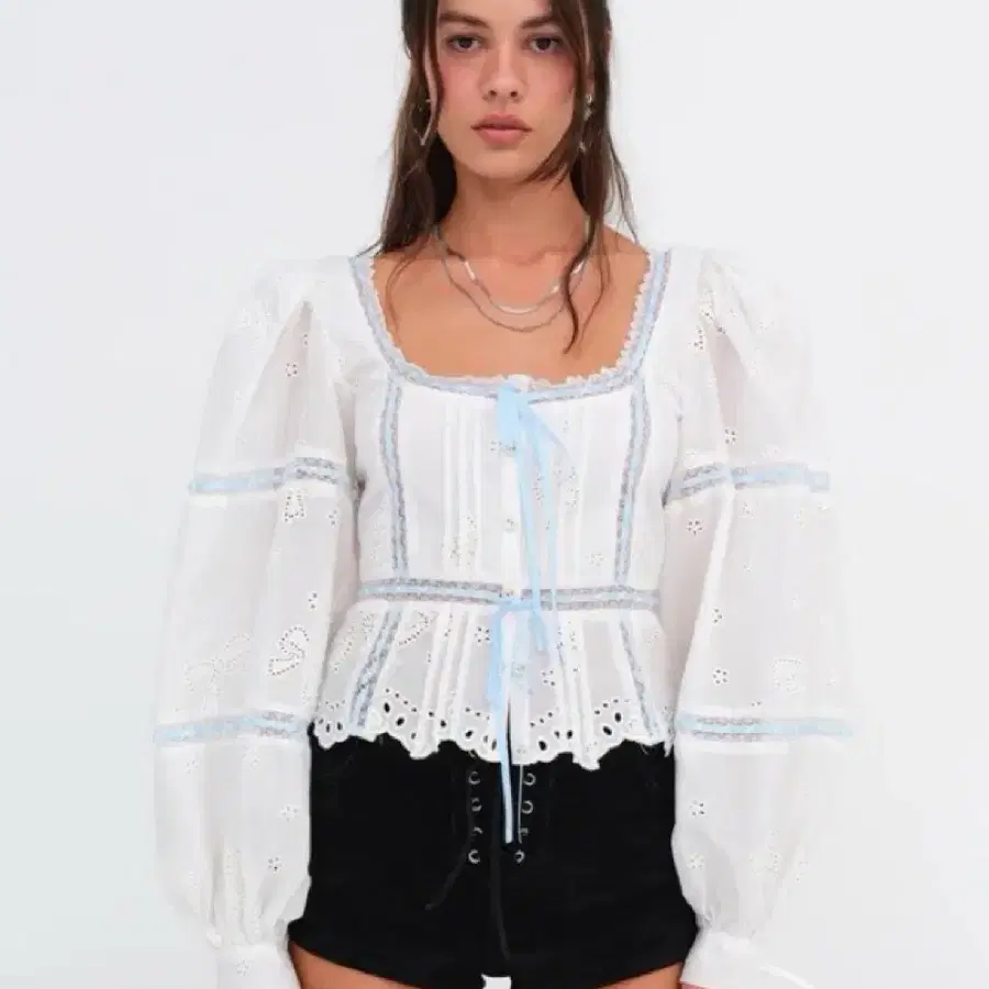 For Love & Lemons 아일렛 레이스 블라우스 퍼프 소매 리본 화이트 히메 포러브앤레몬스 레니본