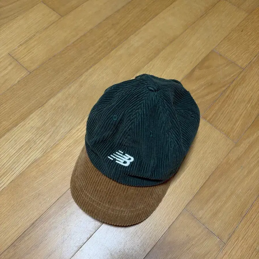 뉴발란스 코듀로이 볼캡 그린 브라운