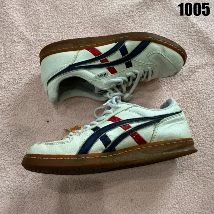 아식스 흰색 운동화 260