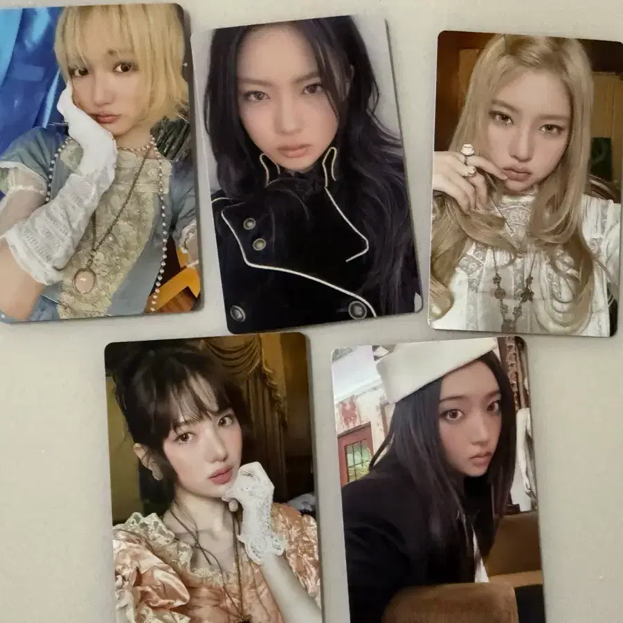키키 델루루 단체 포카