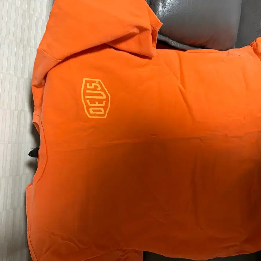 데우스 반팔티 오렌지 xxl