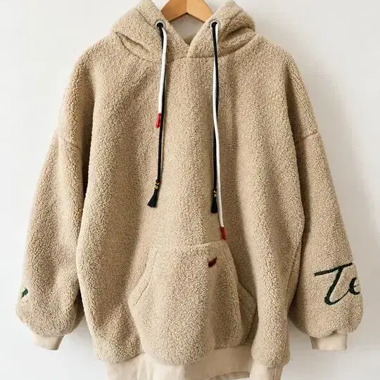 [새상품] 크림 오버핏 뽀글이 후드티