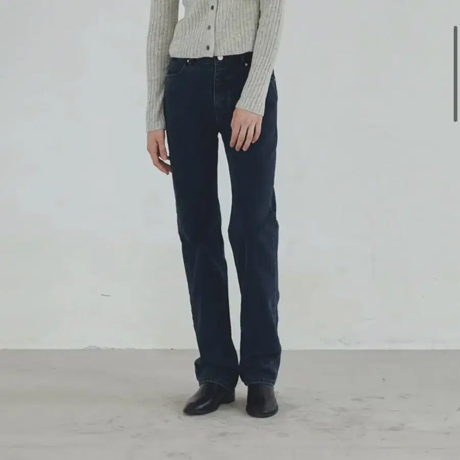 블루브릭 로우라이즈 스트레이트 데님(딥 네이비)