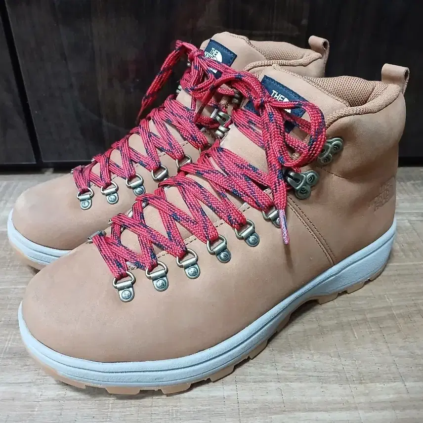 ザ・ノース・フェイス ハイキング登山ブラウン255