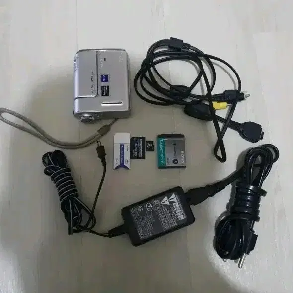 소니 사이버샷 dsc-f88 디카