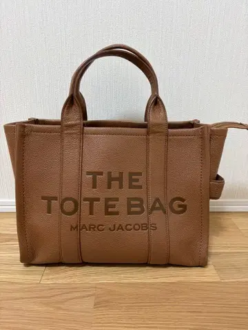 MARC JACOBS 더 토트 백 미디엄
