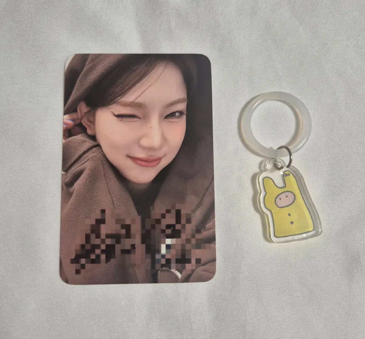 Stayc Isa sign poca & winner's keyring