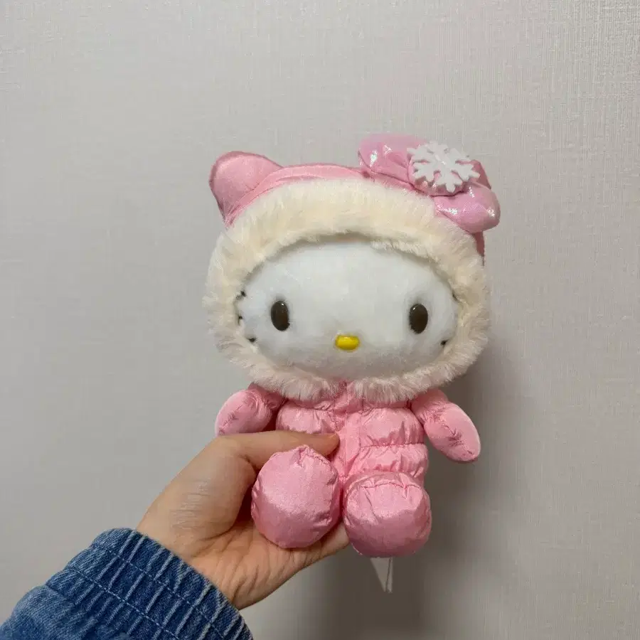 산리오 패딩 헬로키티 봉제인형 누이