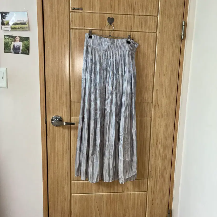flicker silver pleats long sk