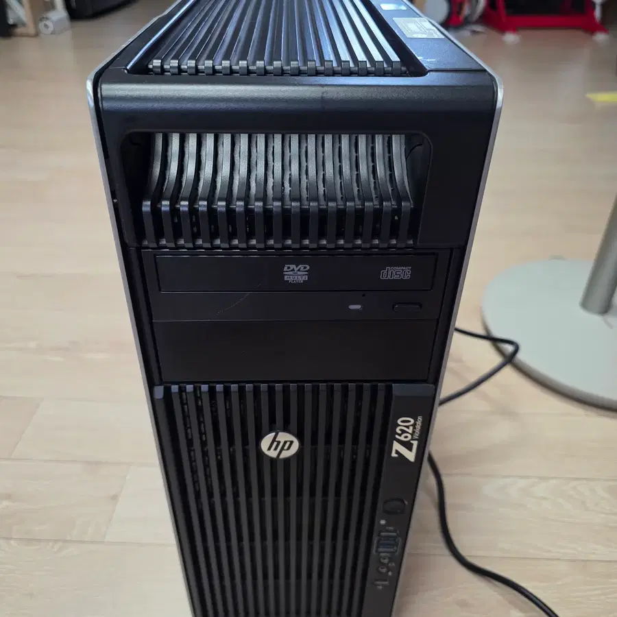 HP Z620 워크스테이션 판매합니다(PC/모니터/키보드/마우스 포함) 상태 좋은