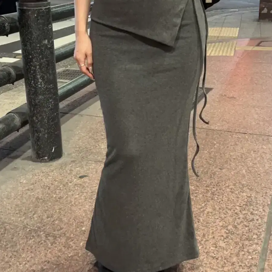 롱스커트 챠콜 블랙