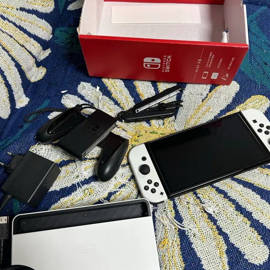 닌텐도 OLED 화이트