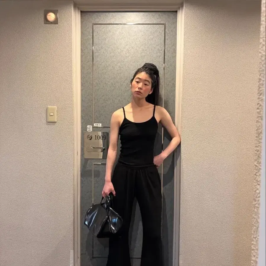 어텐즈 와플 블랙 부츠컷 팬츠