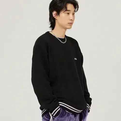 L ) 널디 백로고 크루넥 니트