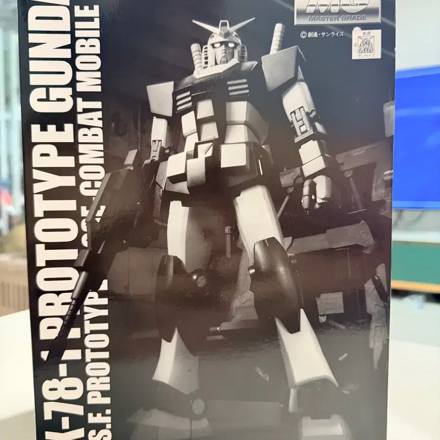 반다이 MG RX-78-1 프로토타입 건담 판매합니다