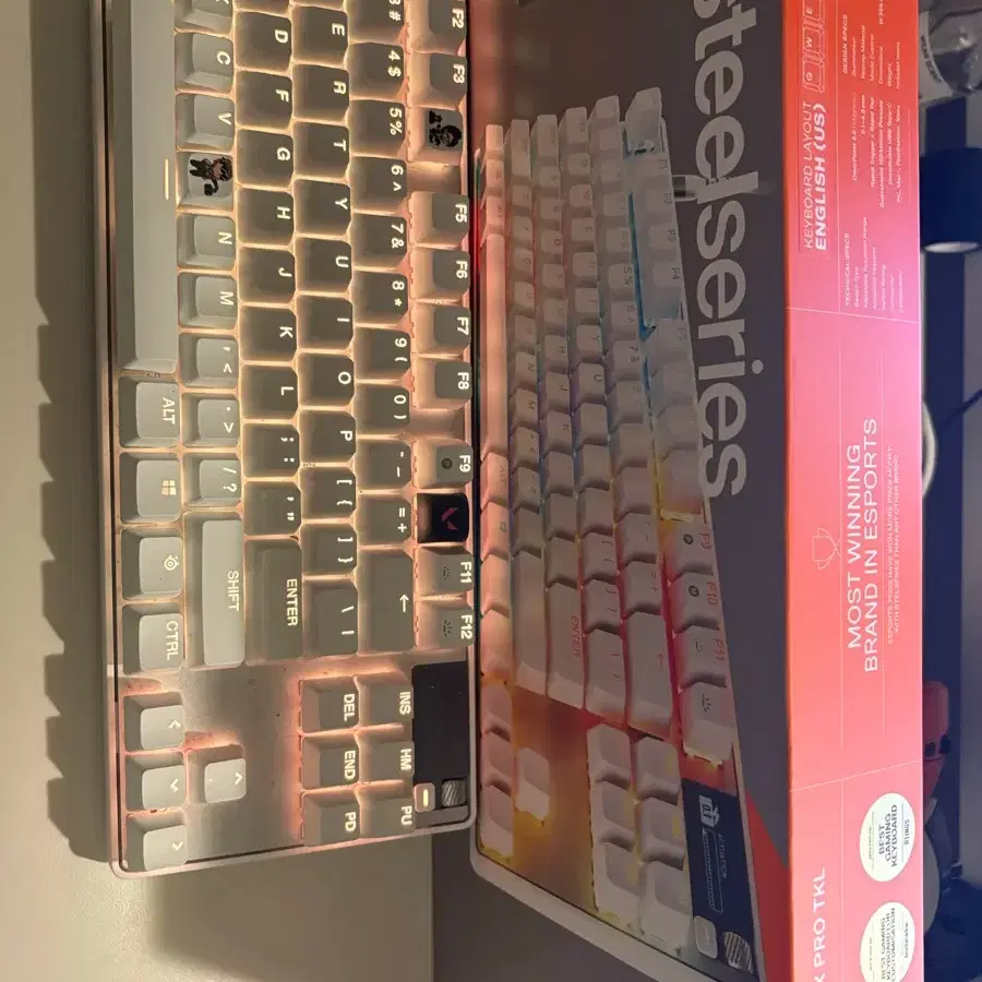 스틸시리즈 Apex Pro TKL Gen 3  화이트 키보드