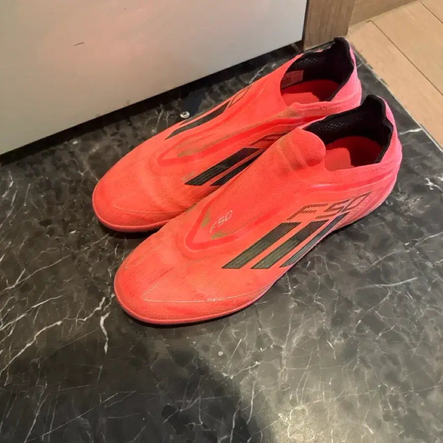 아디다스 f50 엘리트 tf 270