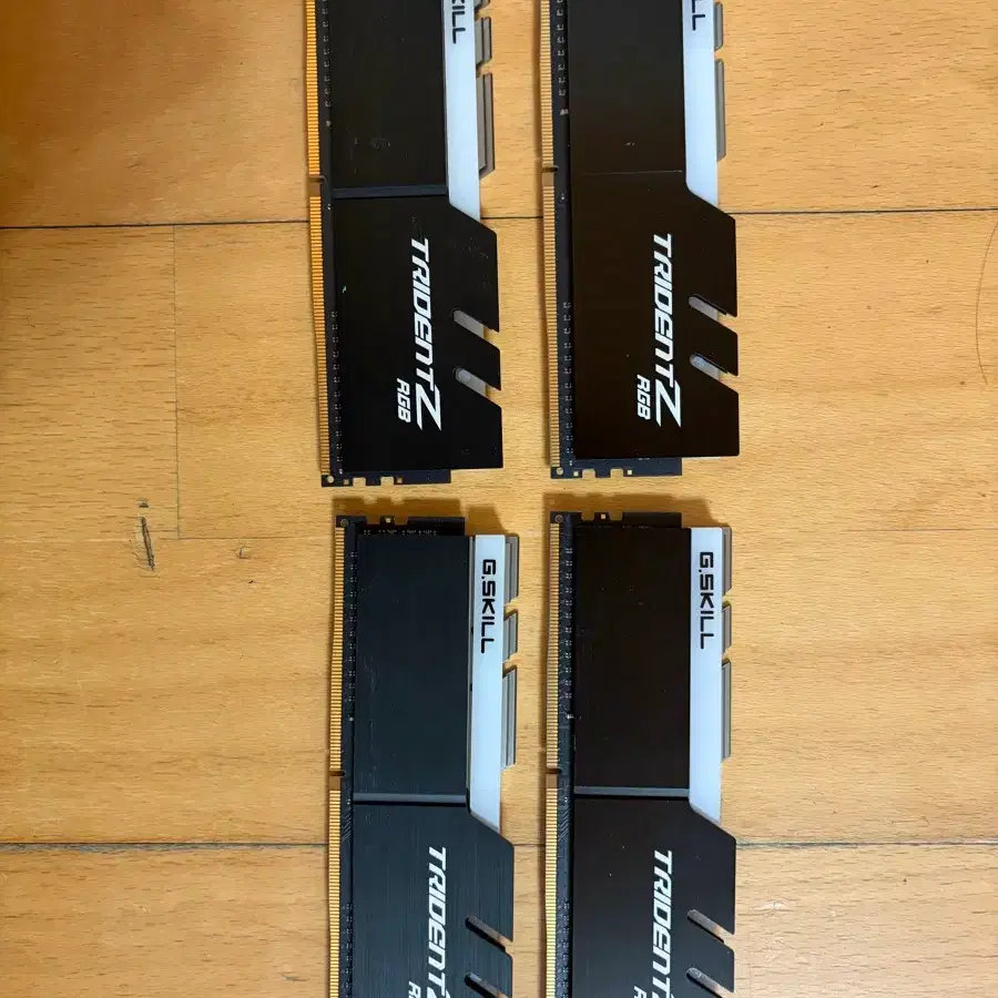 G.SKILL TRIDENTZ RGB 8GB 3200 4개