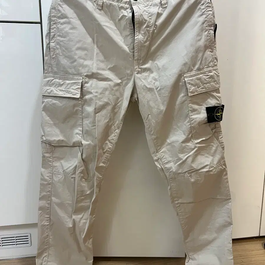 24fw 스톤아일랜드 베이지카고팬츠 33~34 (새상품급)