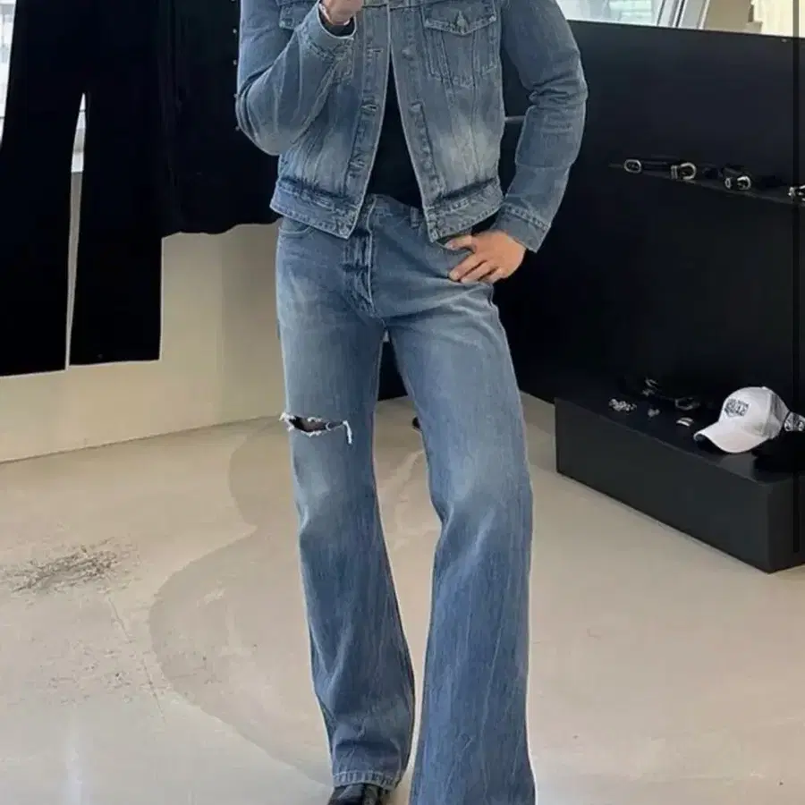세비지 Bootcut Fit Denim Jean - 미드블루 M 사이즈