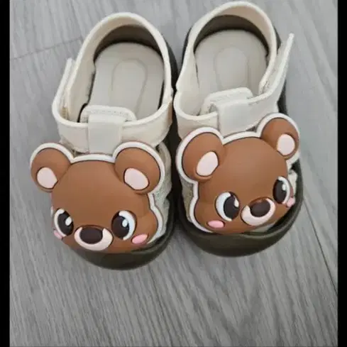 아동 샌들 곰돌이 디자인 샌들