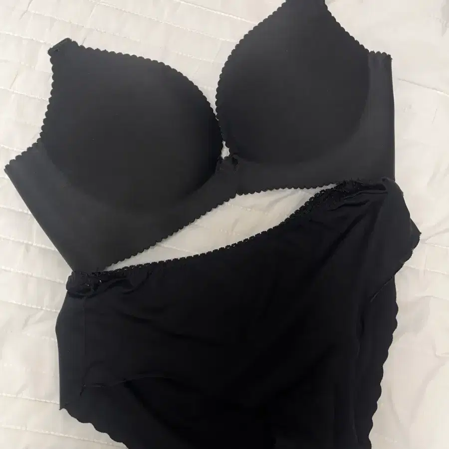 브라 + 팬티 여성 여자 속옷세트 75B 블랙