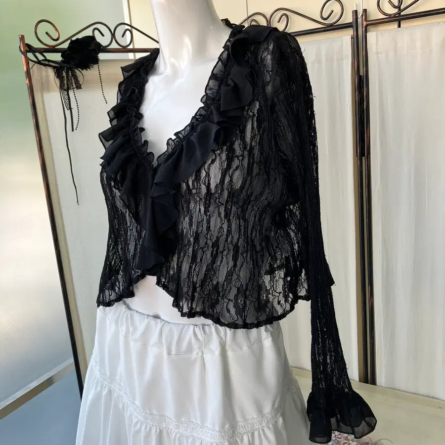 jpn sheer lace frill blouse