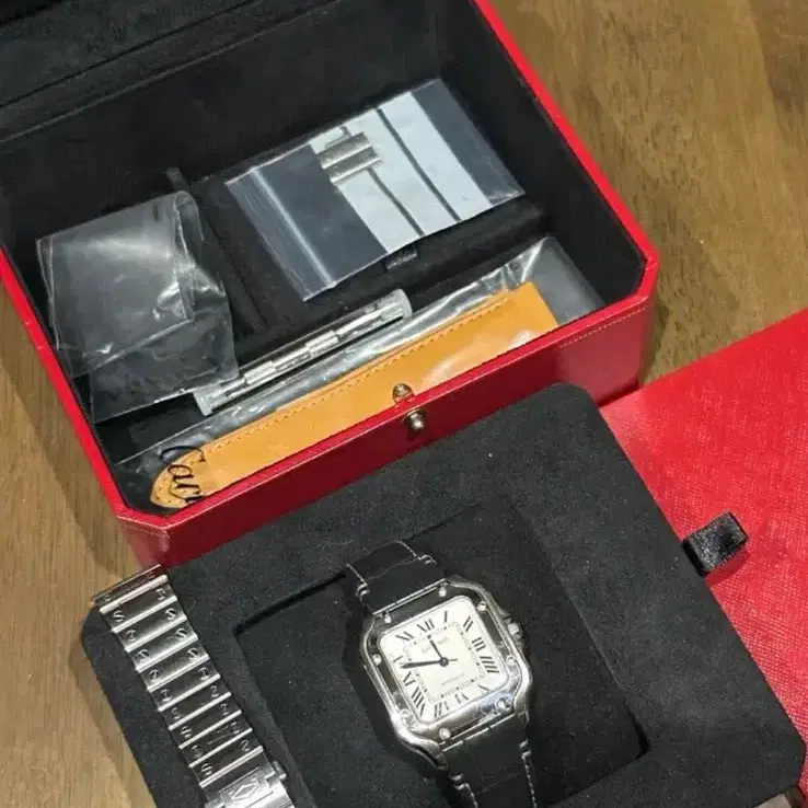 까르띠에 산토스 미디움 사진 7
