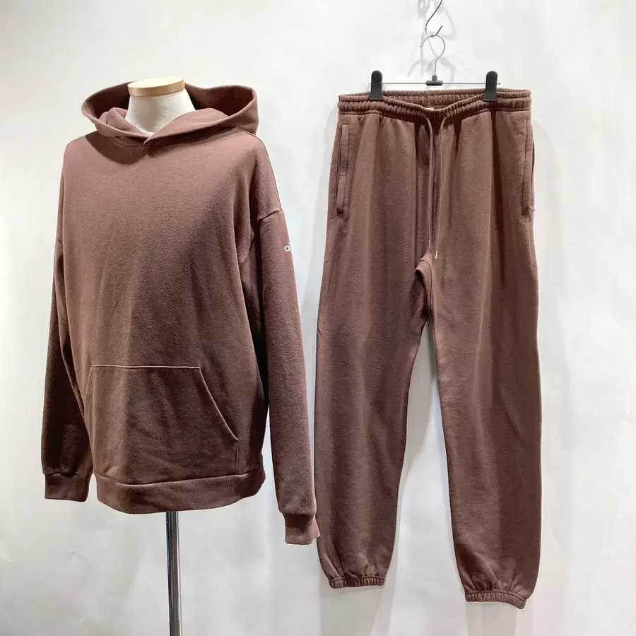 alo 알로 남성 정품 칠 스웨트 트레이닝셋업 상S 하XS