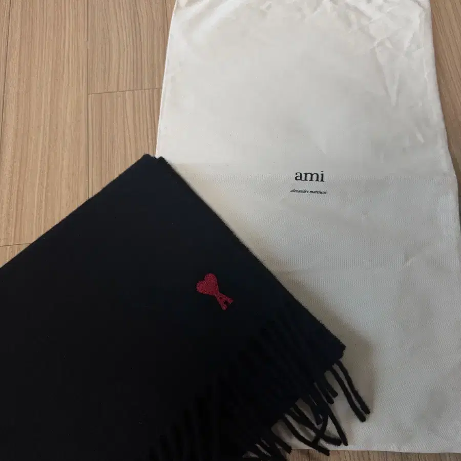 아미 하트 로고 울 머플러 블랙
