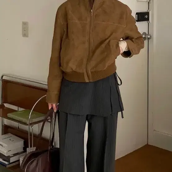 에잇세컨즈 스웨이드 블루종